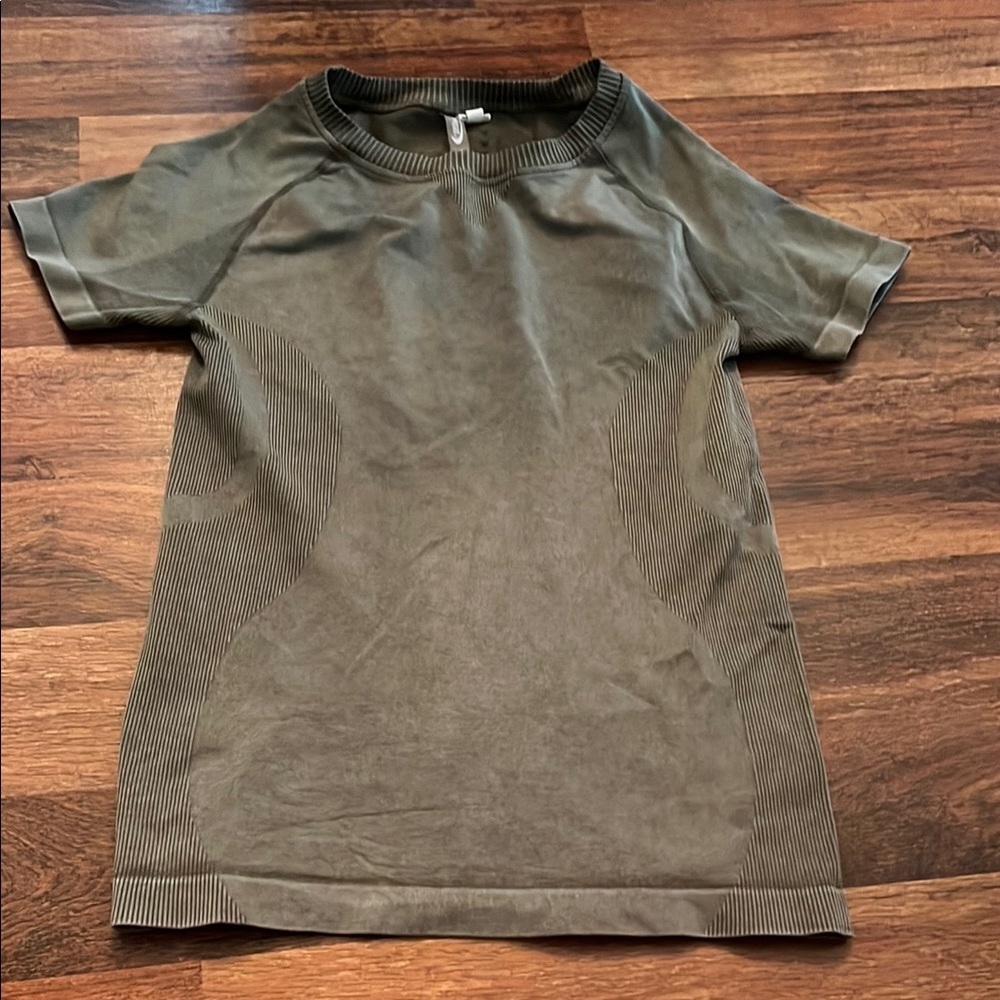 MTA Sport Green Muscle Tee for Active Comfort - Picture 1 of 3